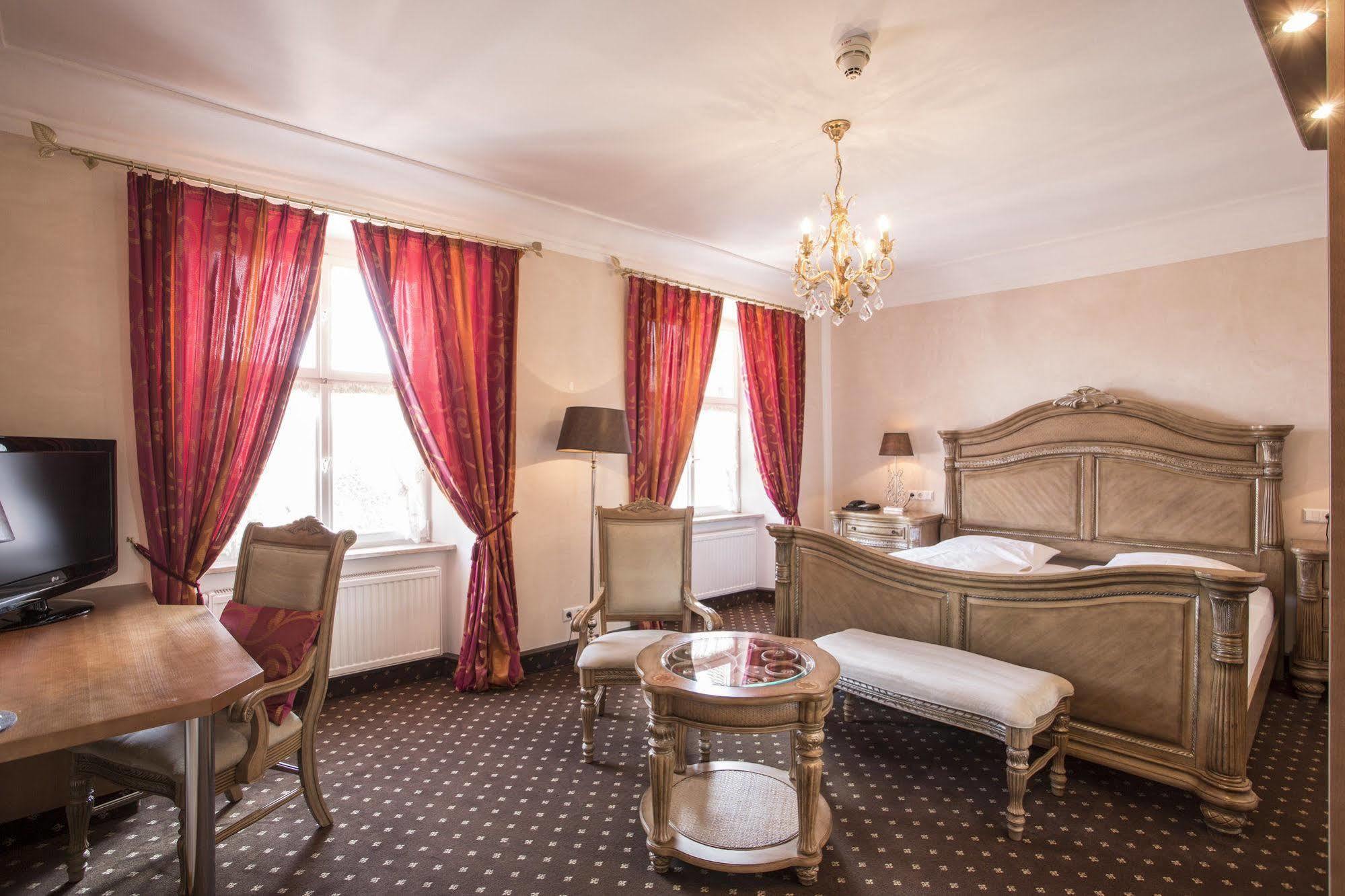 Meiser Altstadt Hotel Dinkelsbühl Buitenkant foto